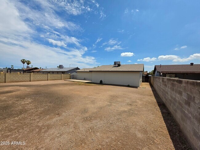 Building Photo - 3850 W Caribbean Ln