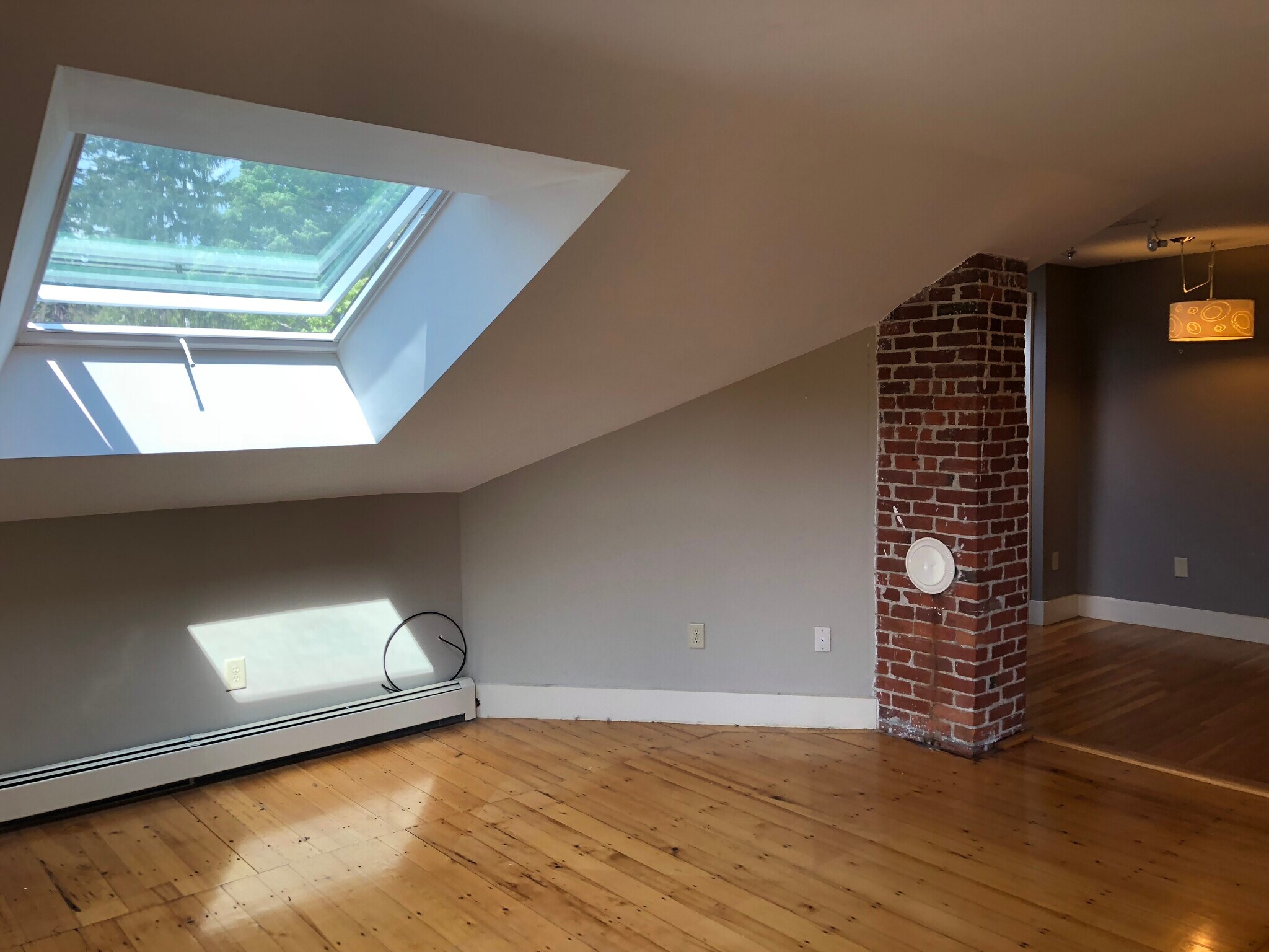 Building Photo - 35 Greenough Ave