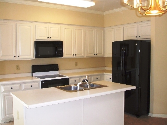 Building Photo - 2562 Oakwood Trce