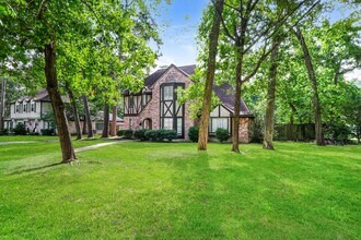 Building Photo - 24106 Creekview Dr