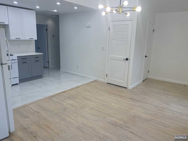 Building Photo - 19-23 W Main St