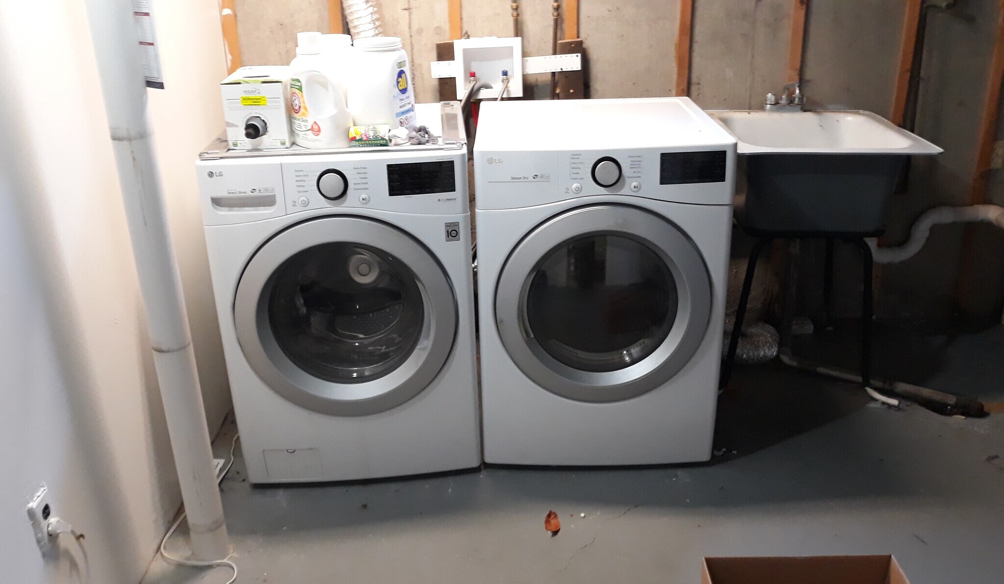 Building Photo - 2550 Wyoming Ave