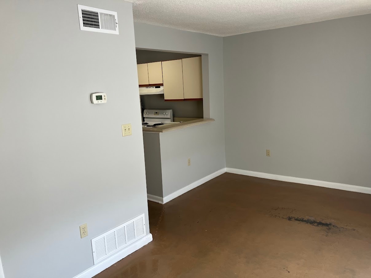 Building Photo - 1600 Park Cir