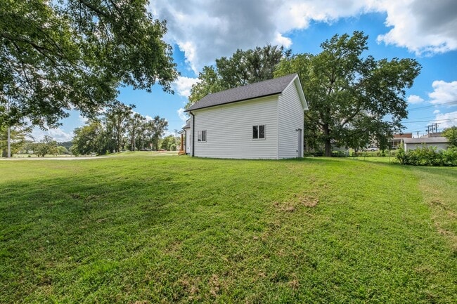 Building Photo - WELCOME HOME!