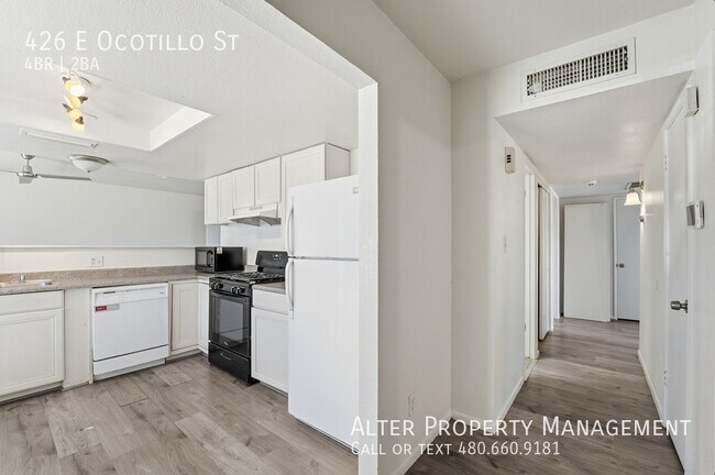 Building Photo - 426 E Ocotillo St