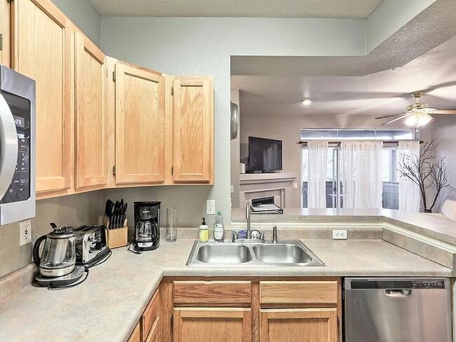 Building Photo - 4545 Wheaton Dr