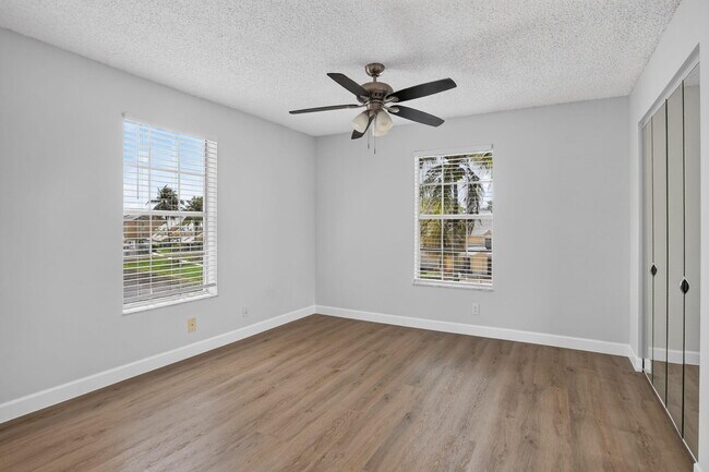 Building Photo - 6323 La Costa Dr