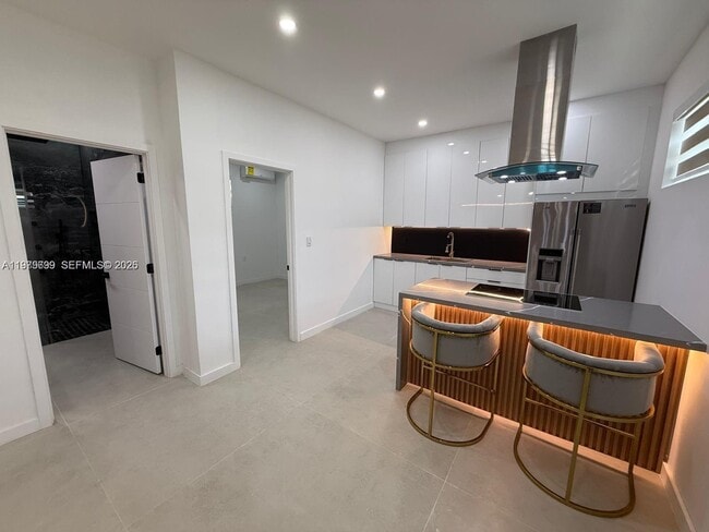 Building Photo - 401 NW 131st St