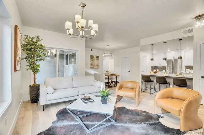 Building Photo - Luxury 2Bd/2Ba Corner Condo in Louisville