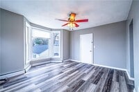 Building Photo - 216 Maplewood Ave