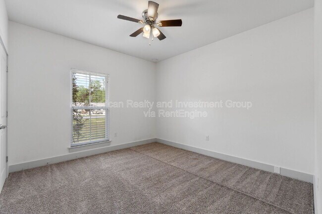 Building Photo - 4464 Goldfinch Way