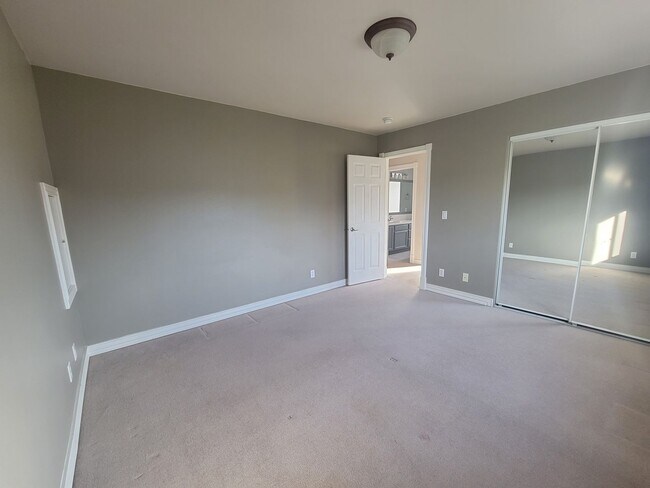 Building Photo - 3BR/2.5BA Home Near River – Stamped Patio,...