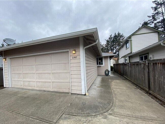 Building Photo - 2367 McDonald Ave