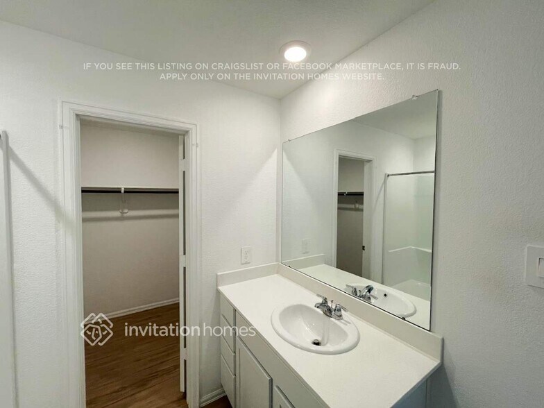 Building Photo - 18739 Mercer Fls Dr