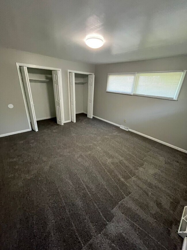 Building Photo - WOW! This is a Home! 3-bedroom, 1-bath hom...