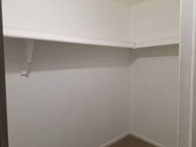 Building Photo - Charming Chesterfield Townhouse