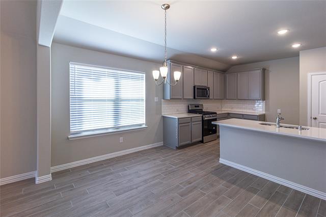 Building Photo - 3004 Teak Dr