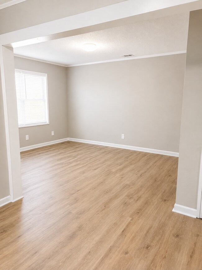 Building Photo - 5028 Acorn Dr