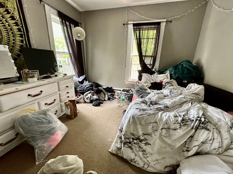 Building Photo - 33 Park St