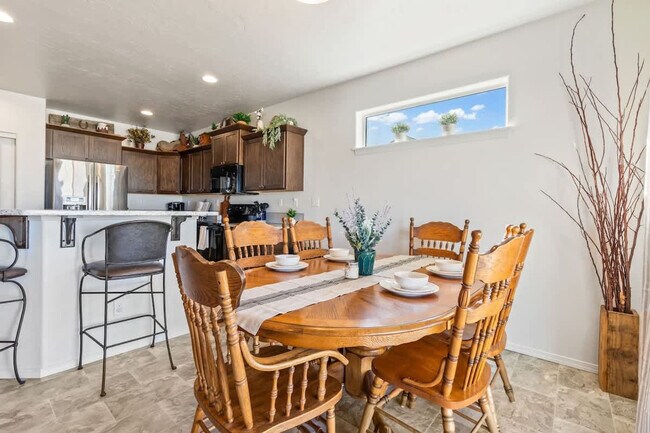 Building Photo - 3806 Winged Dove St