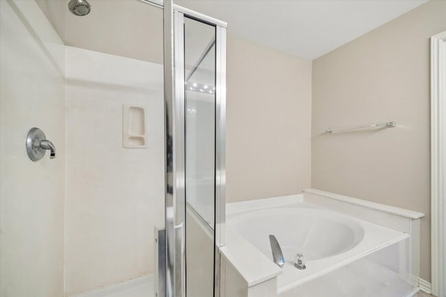 Building Photo - 39 Butterfly Branch Pl