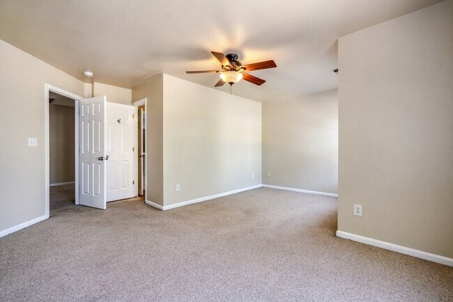 Building Photo - 3701 Bay Crescent