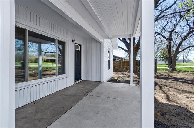 Building Photo - 131 Long St