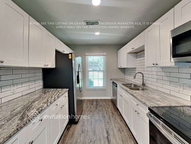 Building Photo - 3820 Norton Dr