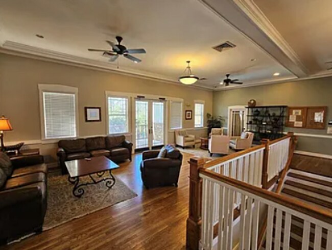 Building Photo - 632 Overlook Dr