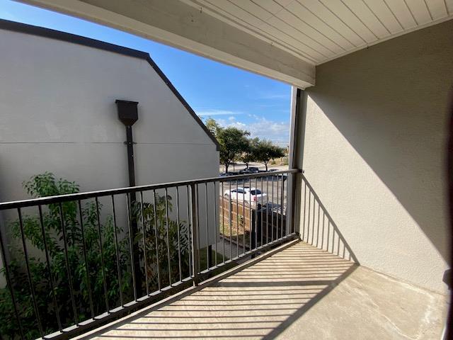 Building Photo - 935 La Posada Dr