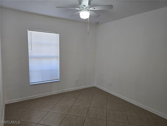 Building Photo - 4325 Garden Blvd