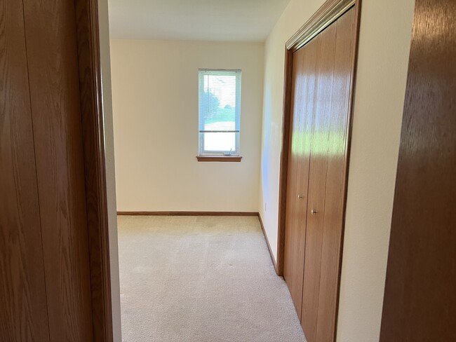 Building Photo - 1105 Heritage Ct