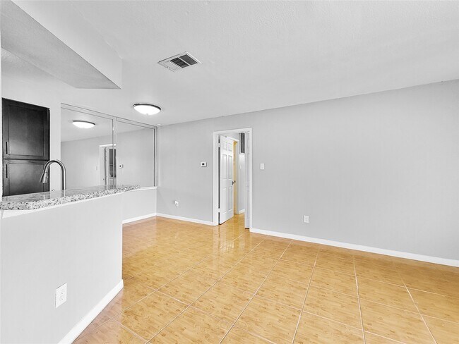 Building Photo - 2626 Holly Hall St