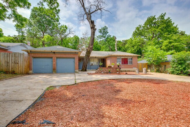 Building Photo - 7244 Piedmont Dr
