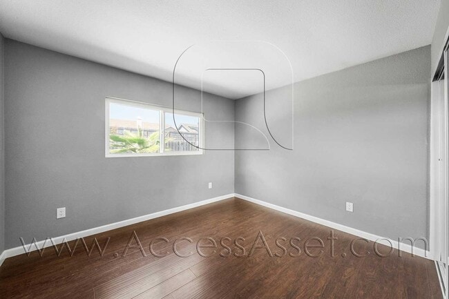 Building Photo - Charming Oceanside Retreat Near Camp Pendleton