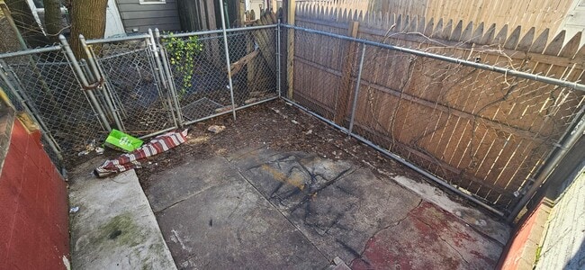 Building Photo - 3-Bedroom/1-Bathroom Home in Allentown