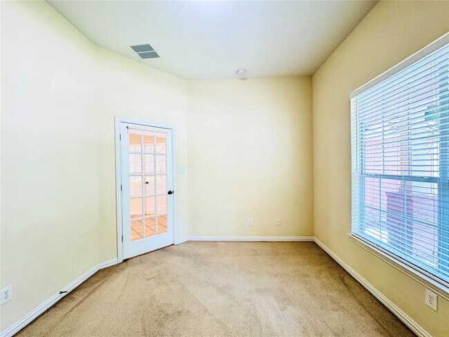 Building Photo - 23247 Dewflower Dr