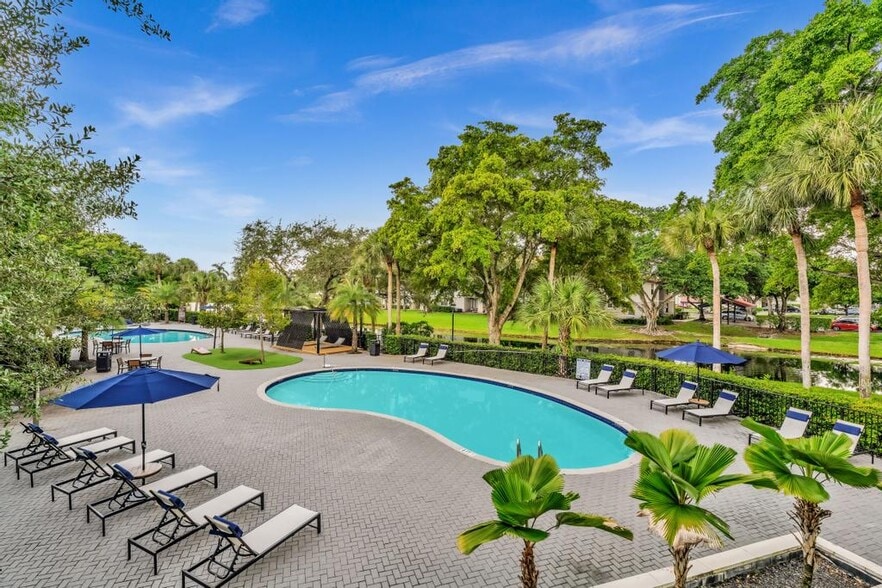 Primary Photo - Nottingham Pine Luxury Apartment Homes - U...