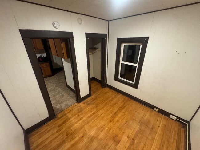 Building Photo - 2628 W 3rd St