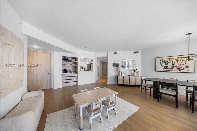 Building Photo - 701 Brickell Key Blvd