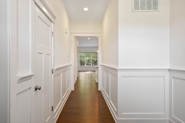 Building Photo - 22395 Arbor Cir