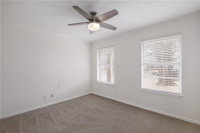 Building Photo - 8706 Primrose Ln