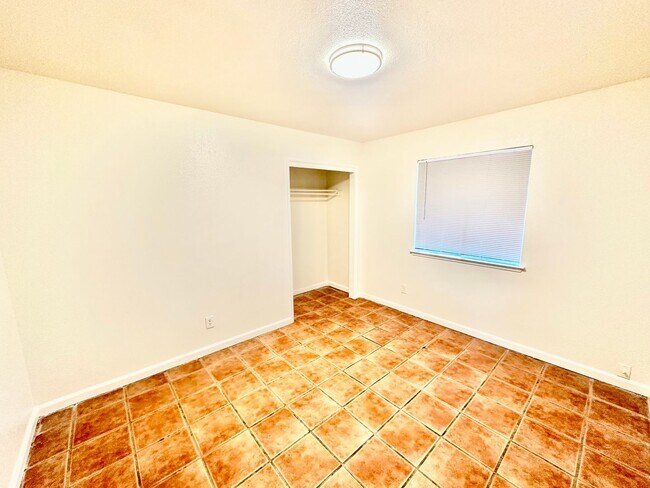 Building Photo - Spacious Selma 4/2 with Large Lot