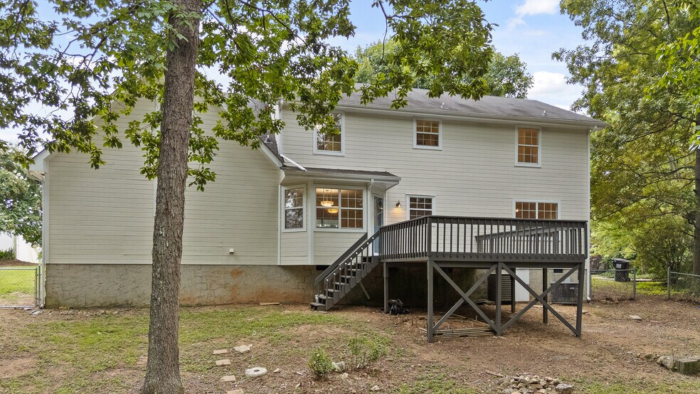 Building Photo - 224 N Brent Dr