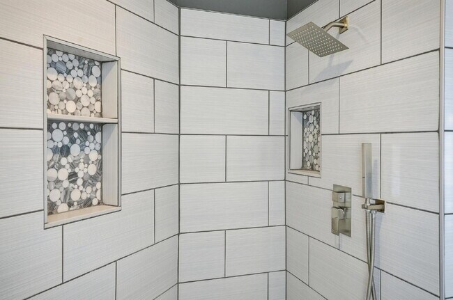 Building Photo - "Charming 3-Bedroom Home with 2 Full Baths and 2032 Sq Ft of Comfort in Palm Coast!"