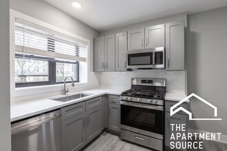 Building Photo - 1139 Oak Ave