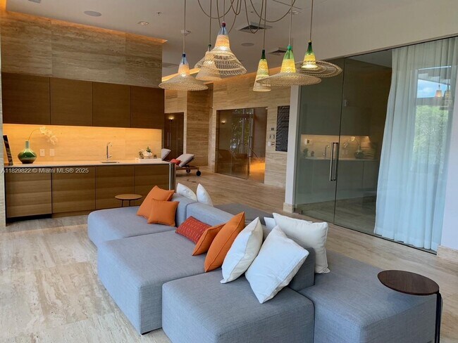 Building Photo - 16385 Biscayne Blvd