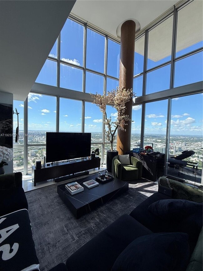 Building Photo - 1100 Biscayne Blvd