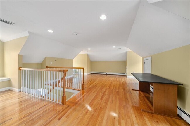 Building Photo - 1 Glenbrook Rd