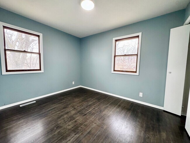 Building Photo - Remodeled 3 bed, 2 bath Millard home